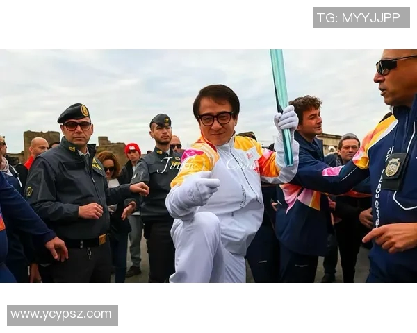 外国足球明星偶遇成龙惊叹不已共同畅谈体育与电影的魅力 外国足球明星偶遇成龙惊叹不已共同畅谈体育与电影的魅力