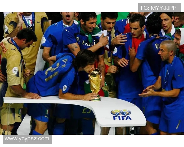 意大利足球传奇人物回顾老一辈明星球员的辉煌岁月与成就